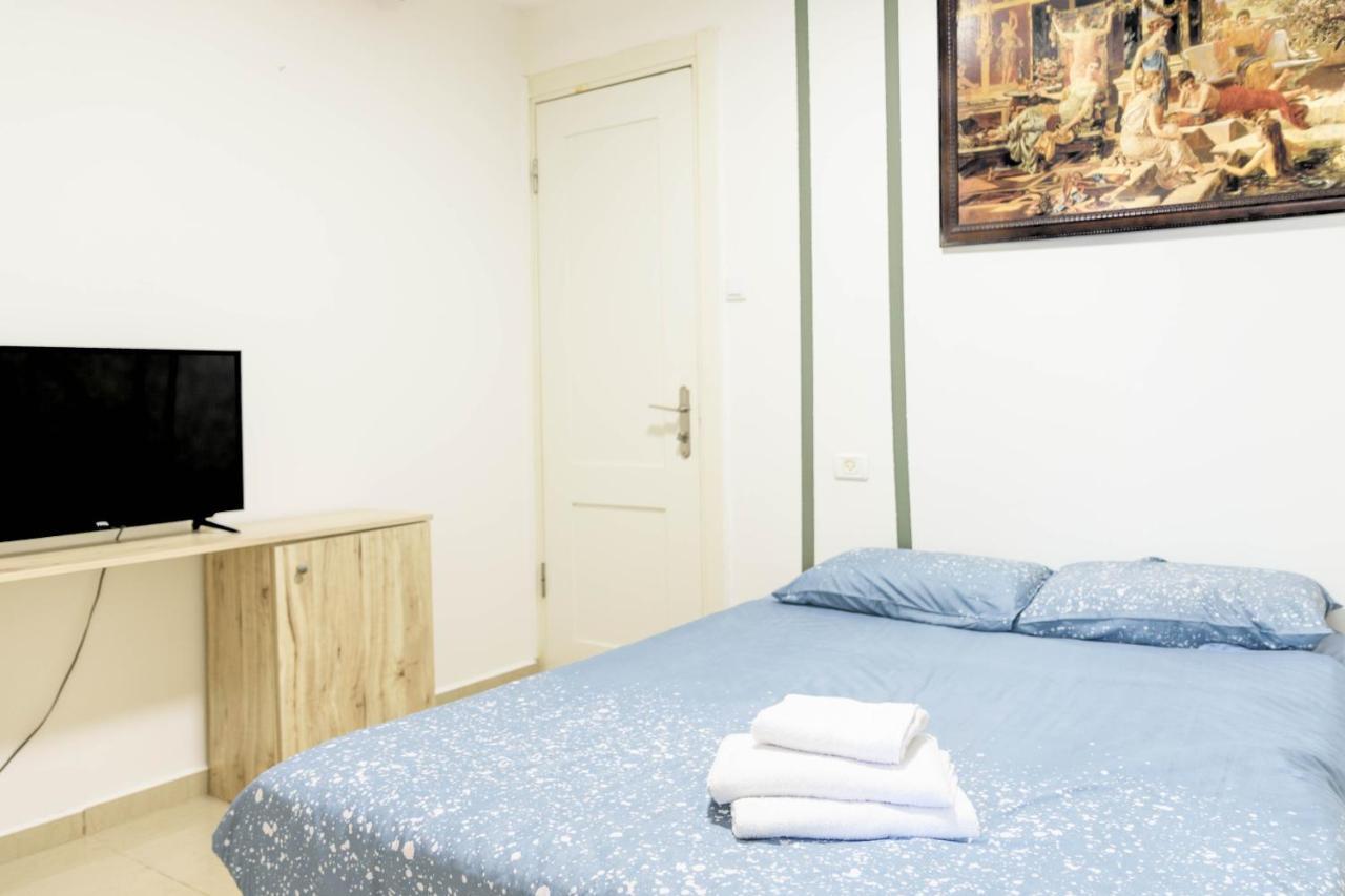 Central Laguardia Hotel Tel Aviv Buitenkant foto