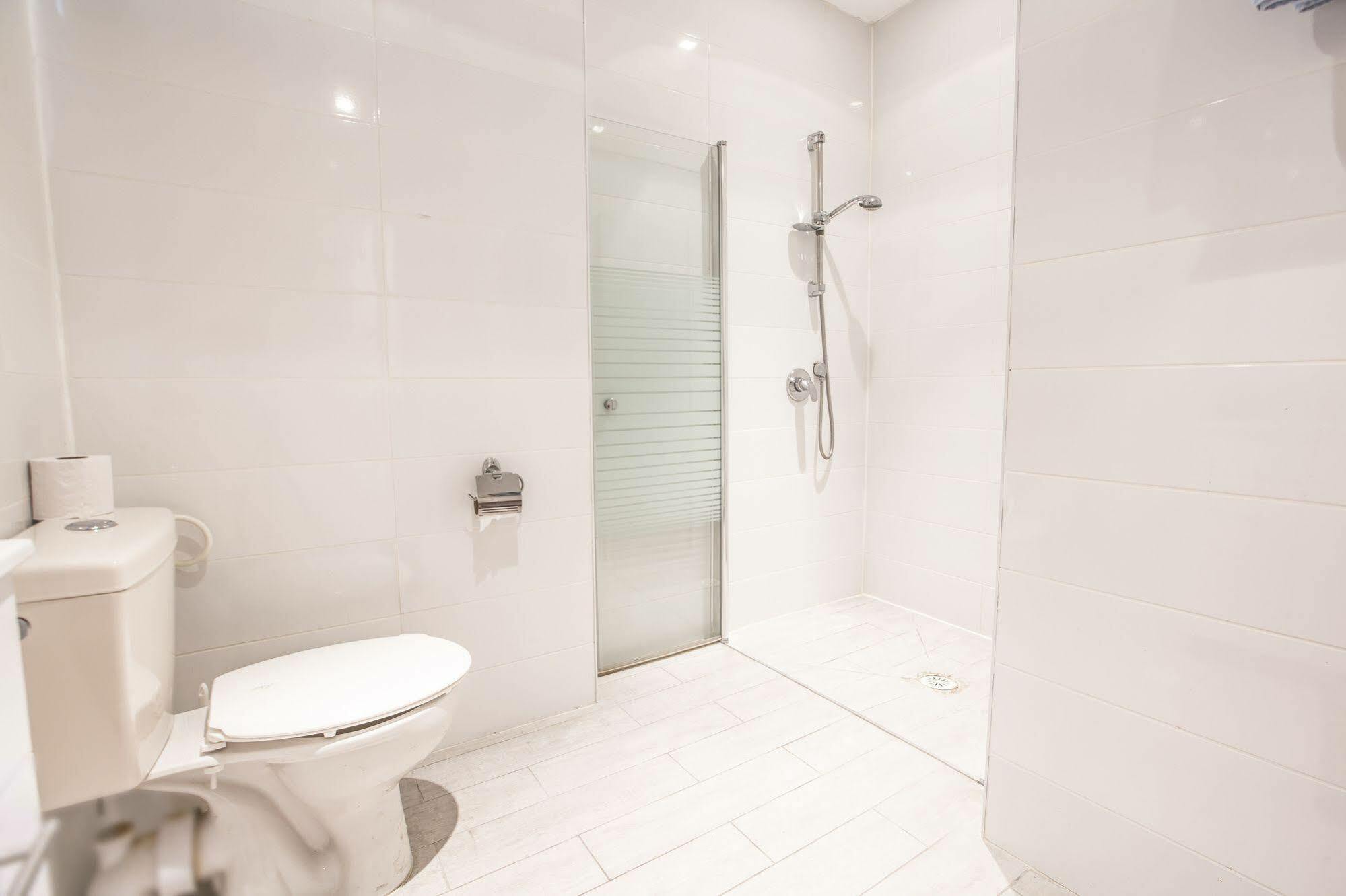 Central Laguardia Hotel Tel Aviv Buitenkant foto
