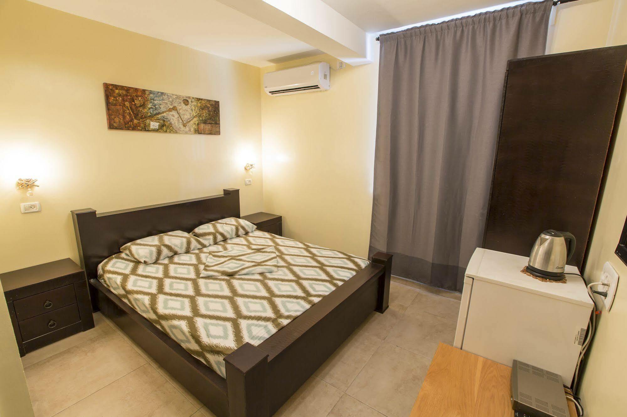 Central Laguardia Hotel Tel Aviv Buitenkant foto