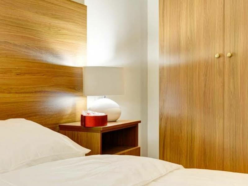 Central Laguardia Hotel Tel Aviv Buitenkant foto